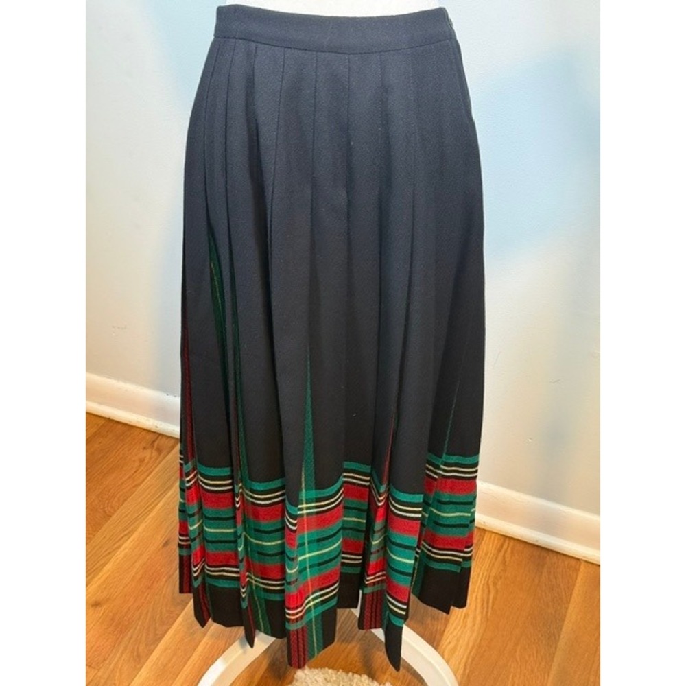 Vintage Pendleton Wool Pleated Skirt Navy Tartan Border Hem Size 8 Made USA 90s